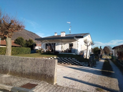 Villa in in vendita da privato ad Artegna via Luigi Menis, 31