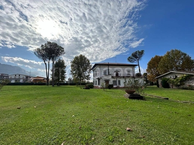 Villa in vendita a Cassino strada Regionale Casilina