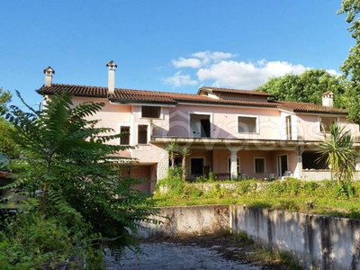 Villa in vendita a Cassino via Capo d'Acqua