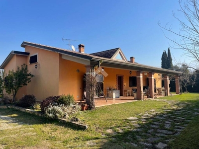 Villa in vendita a Cassino via spineto