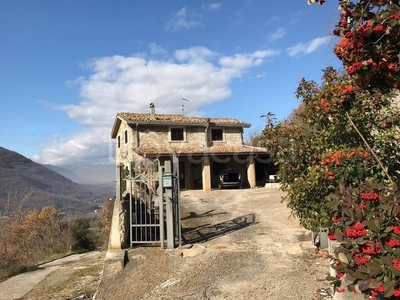 Villa in vendita a Castro dei Volsci strada Provinciale Accesso a Castro dei Volsci