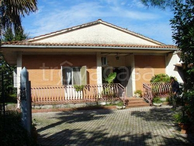 Villa in vendita a Ceccano via Badia, 10