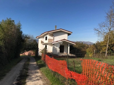 Villa in vendita a Cervaro via abate rea