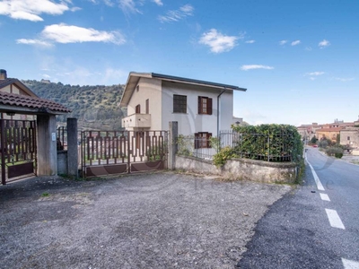 Villa in vendita a Colle San Magno via Marrone, 16