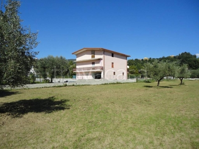 Villa in vendita a Ferentino via Casilina s.n.c