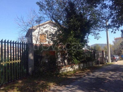 Villa in vendita a Ferentino via Roanzi Vallone