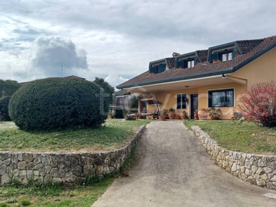 Villa in vendita a Frosinone via Faito