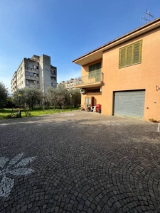 Villa in vendita a Frosinone via Vado del Tufo, 110E