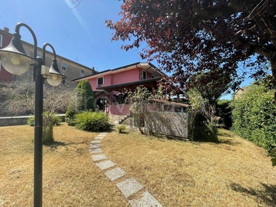 Villa in vendita a Isola del Liri via Carnello, 442