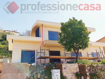Villa in vendita a Piedimonte San Germano via umberto I, 0