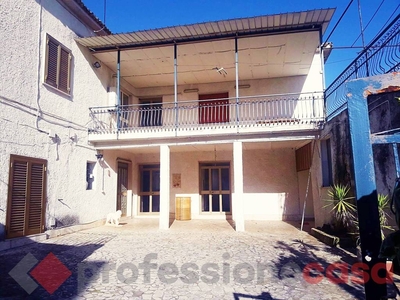 Villa in vendita a Piedimonte San Germano viale risorgimento, 37