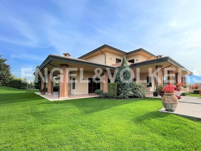 Villa in vendita a Pontecorvo via Antonio Gramsci