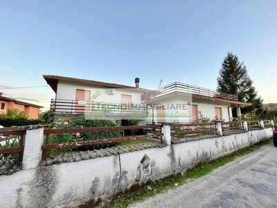 Villa in vendita a Pontecorvo via San Nicola