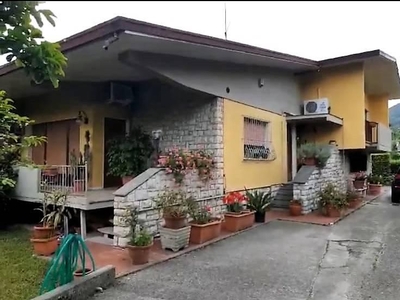 Villa in vendita a Seravezza