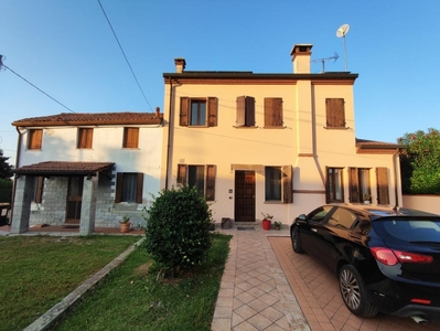 villa indipendente in vendita a Rovigo