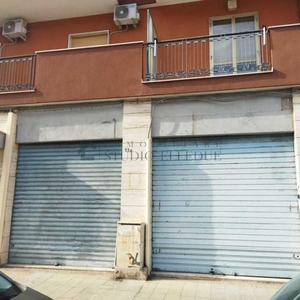 magazzino-laboratorio in affitto a Bari