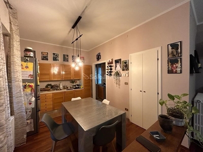 Appartamento in Affitto a Modena, 850€, 80 m²