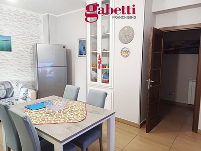 Appartamento in Vendita a Palermo, 217'000€, 182 m²