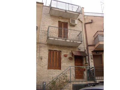 Casa indipendente in vendita a Sannicandro di Bari, Via Spirito Santo 32