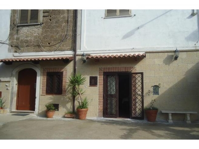 Casa indipendente in vendita a Sant'Agata De' Goti, Frazione Bagnoli
