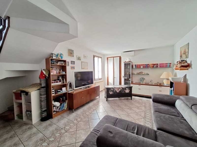 Casa Indipendente in Vendita ad Rovigo - 140000 Euro