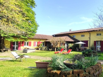 Casa Indipendente in Via Vittorio Emanuele, 17, Lardirago (PV)