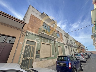 Casa Semi Indipendente in Vendita a Brindisi, zona Cappuccini, 129'000€, 126 m²