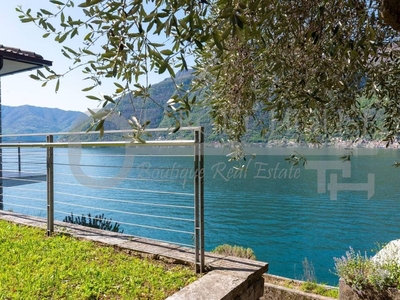 Prestigiosa villa di 305 mq in vendita, Via Borgo Nuovo, Nesso, Como, Lombardia