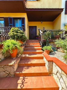 Villa a schiera in Via Ischia, 25, Monterotondo (RM)