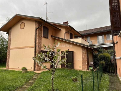 Villa in Affitto ad Pavia - 1200 Euro