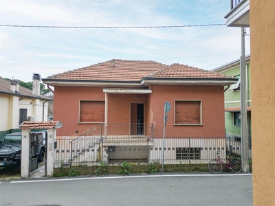 Villa in Via Udine 15 a Senago