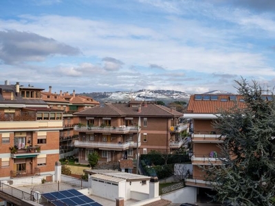 Attico in vendita in viale degli scozzesi 5, Marino