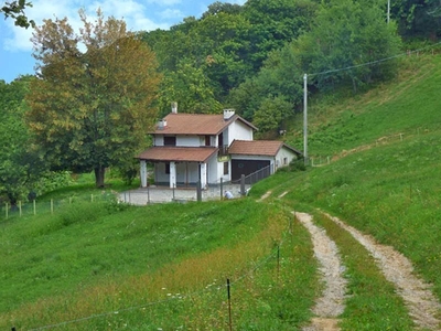 Casa indipendente con terreno