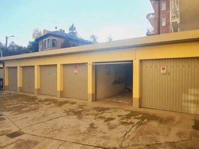 Garage in vendita a Castagnole delle Lanze piazza San Bartolomeo