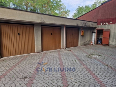 Garage in vendita a Cesano Boscone via Rimembranze