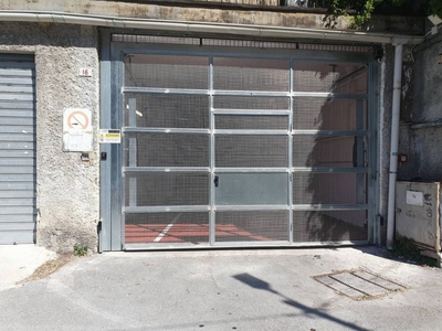 Garage in vendita a Genova via del Borgo, 16r