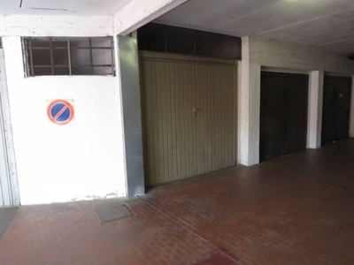 Garage in vendita a Genova via di Pino, 32r