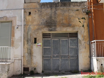 Garage in vendita a Ispica via Carlo Pisacane