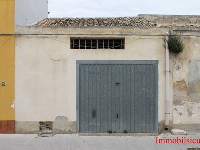 Garage in vendita a Ispica via Fratelli Bandiera