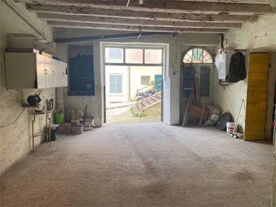 Garage in vendita a Loreto via montereale vecchio