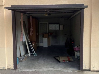 Garage in vendita a Novara