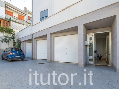 Garage in vendita a Pescara strada Fonte borea-colle del Telegrafo, 84