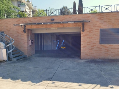 Garage in vendita a Roma via della Mendola, 35