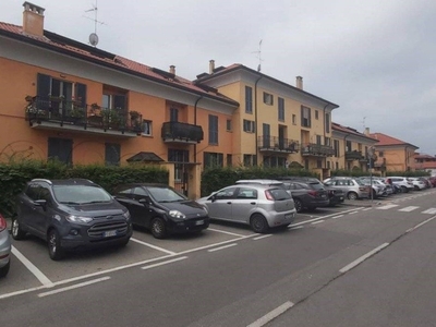Garage in vendita a Santo Stefano Ticino via Ticino