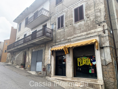 negozio in vendita a Castel Sant'Elia