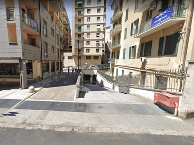 Posto Auto in vendita a Genova via Donghi, 22