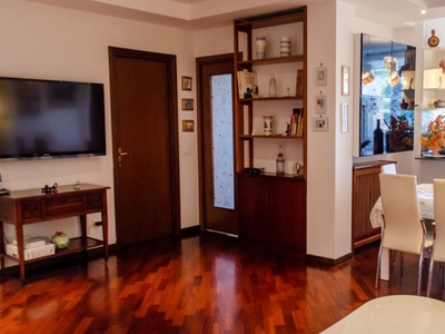Spazioso appartamento con 2 camere da letto in affitto a Fonte Ostiense