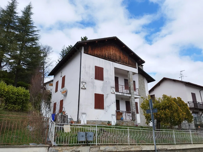 Appartamento in bifamiliare a Tizzano Val Parma