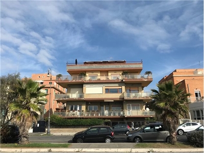 Appartamento in Lungomare Toscanelli, 50, Roma (RM)