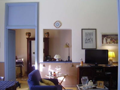 Appartamento in palazzo storico, corso Vittorio Emanuele II, centro storico, Caltanissetta